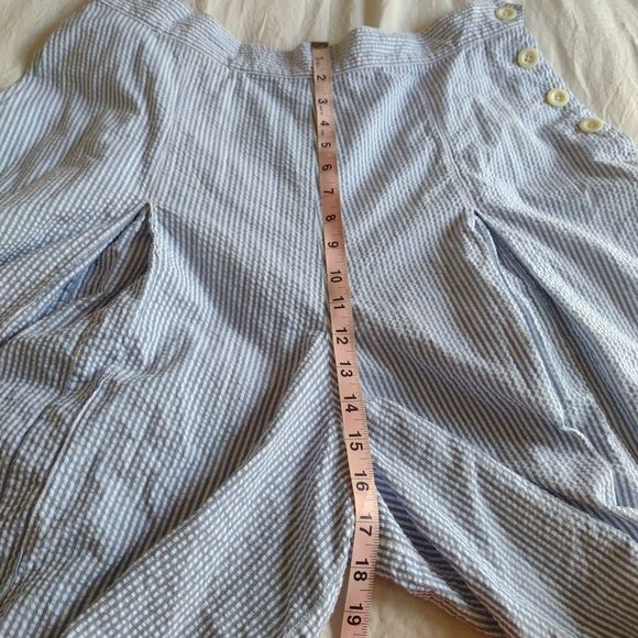 Eddie Bauer blue and white seersucker striped loose shorts size 32 - Picture 4 of 10